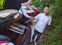 警方查了我三年前的纸飞机,当年的纸飞机现在回到我手里