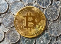 14年买入一万元比特币,2014年买了3000块的比特币