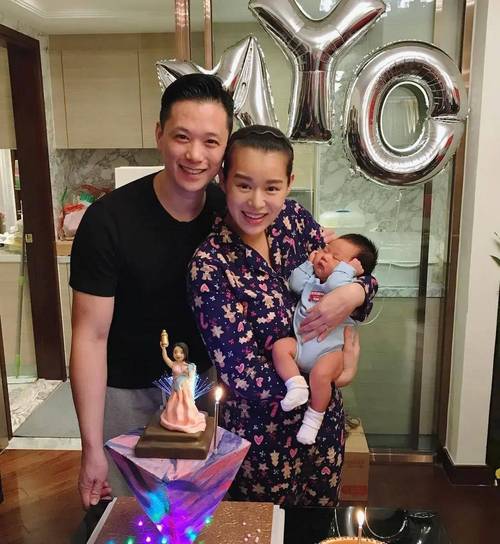包含胡杏儿老公晒儿子吃豆腐花萌照的词条