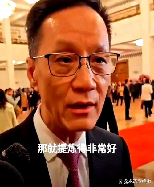 冯远征回应AI是否会抢饭碗：艺术与科技的未来探索
