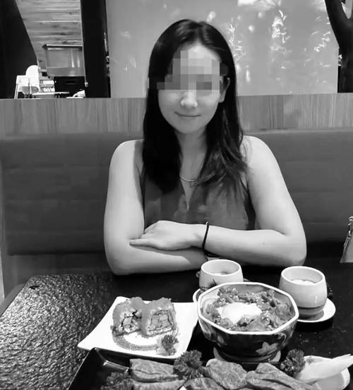 女子三亚旅游被蛇咬至身亡,女子三亚旅游被蛇咬至身亡视频