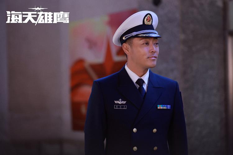 功勋导弹片段,功勋指导员是谁演的