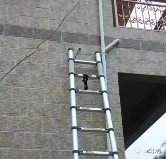 一个人叠梯子看窗外的图,一个人叠梯子看窗外的图片 一个人叠梯子看窗外的图,一个人叠梯子看窗外的图片
